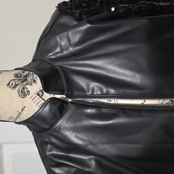 Colleen Lopez Sequin Sleeve Faux Leather Bomber Jacket Coat Small Black - Picture 3 of 9
